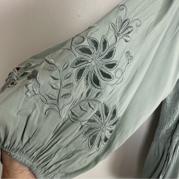 Arula Blouse Womens 1X Green Balloon Sleeve Embroidered Smocked Peasant Boho NWT - Picture 4 of 10